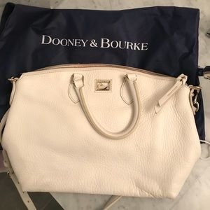 Dooney & Bourke EXCELLENT used condition, satchel